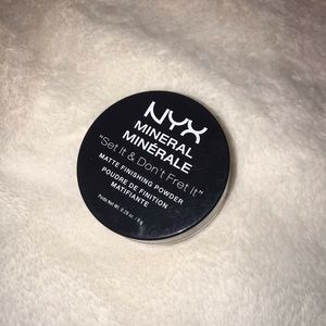 NYX Mineral “Set It & Don’t Fret It” matte powder